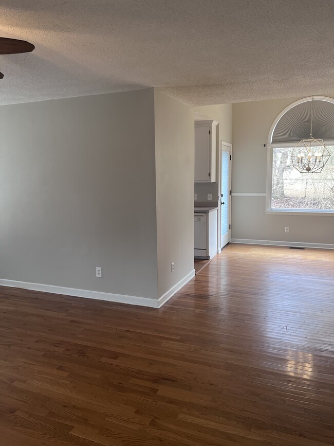 Photo - 218 Brookfield Cir