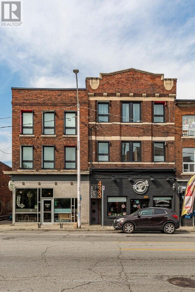 Photo - 433 Barton St E