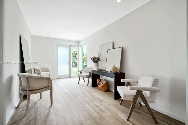 Photo - 8918 Garland Ave