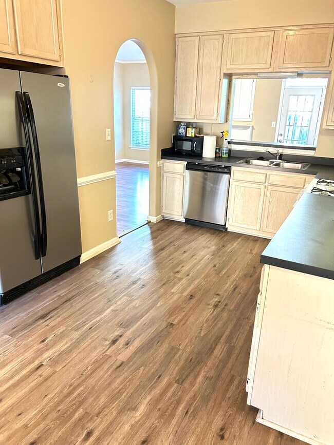 Photo - 2627 Hartley St