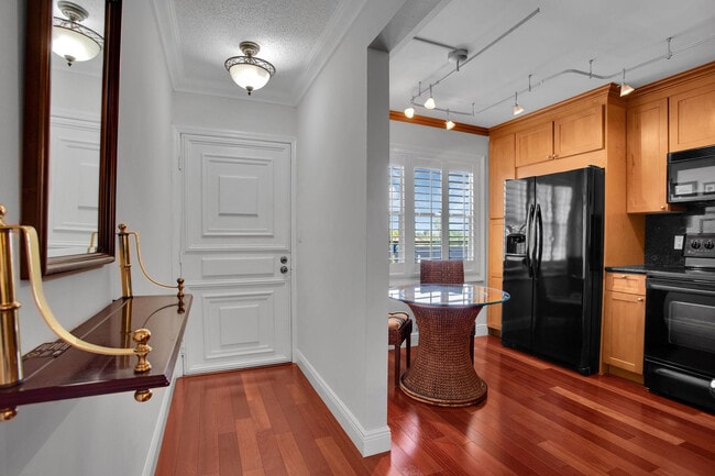 Building Photo - 2002 Granada Dr Unit B3