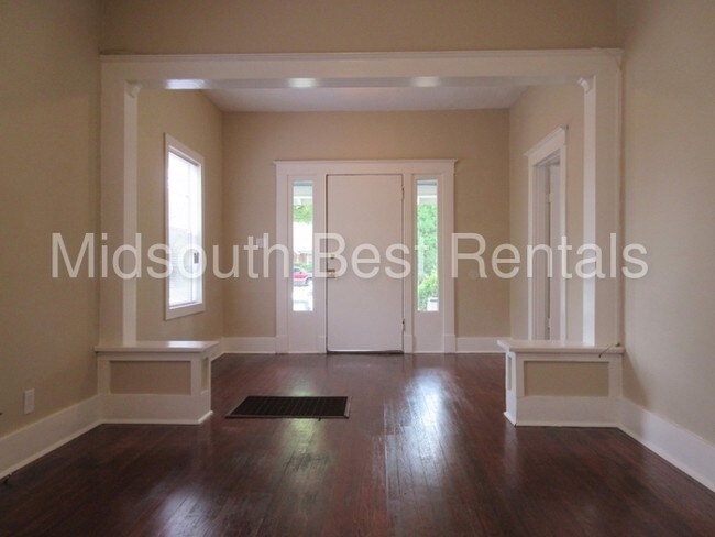 Photo - 613 Brister St