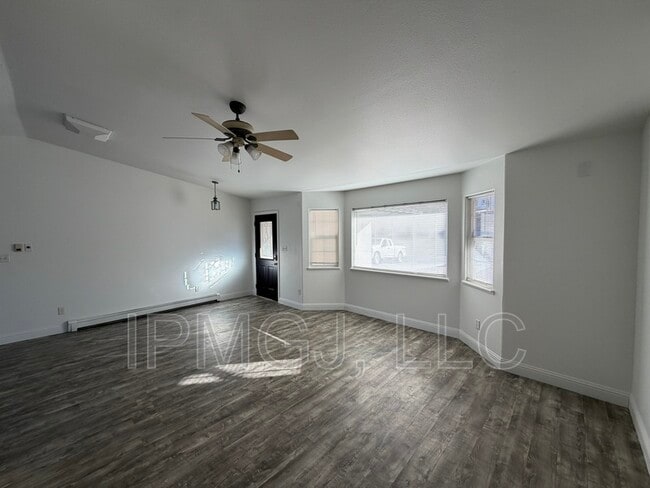 Photo - 377 S Redlands Rd