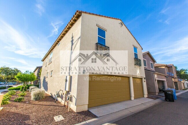 Photo - 976 S Adam Way