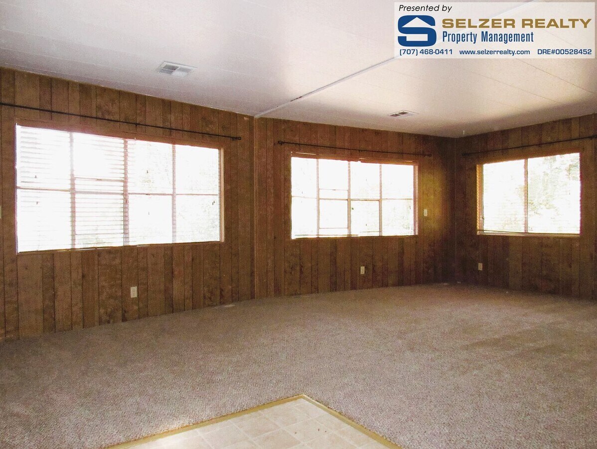 Photo - Roomy 2 bd. mobile w/ big yard in a countr... Casa