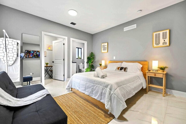 Building Photo - 1540 NW 46th St Rental