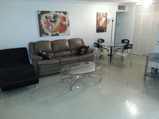 Photo - 1725 James Ave Unit 24