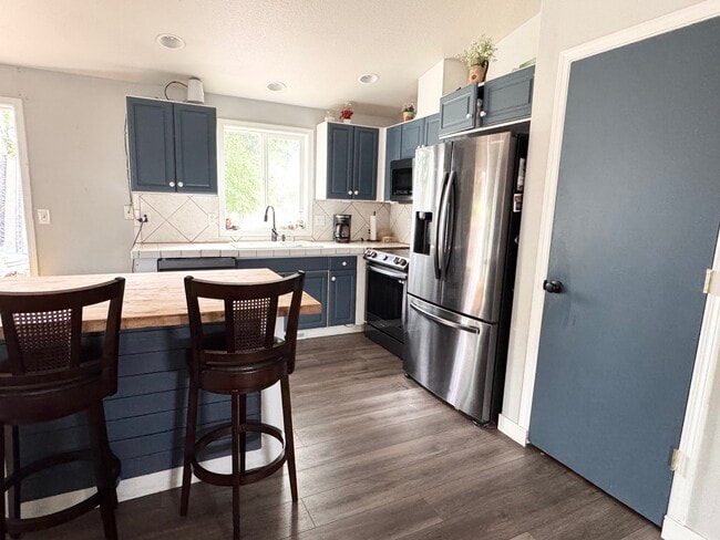 Photo - 107 S Pine Dr