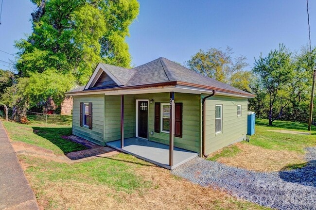 Photo - 221 Walker St