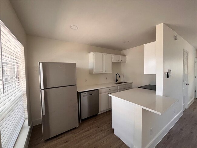 Building Photo - 4712 Depew Ave Unit 106