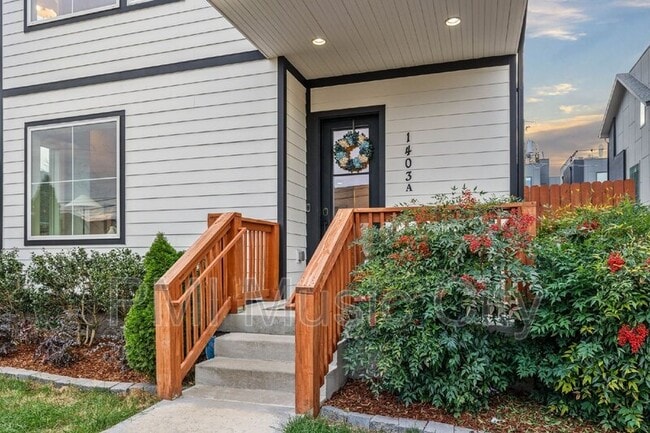 Photo - 1403 10th Ave N