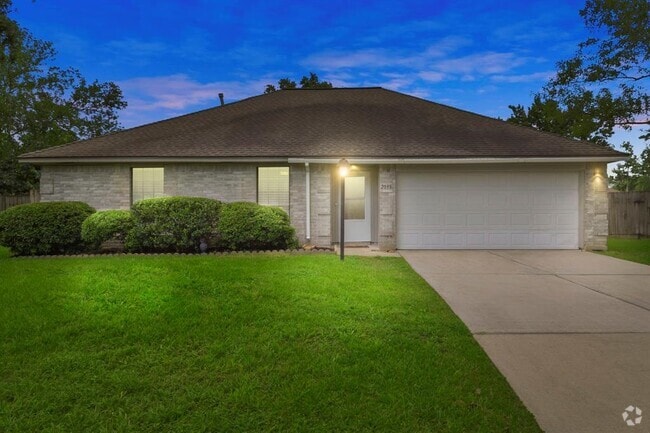 Building Photo - 2035 Woodhue Dr Rental