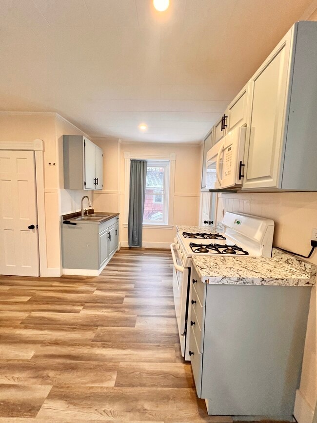 Photo - 147 Pleasant St Unit 2