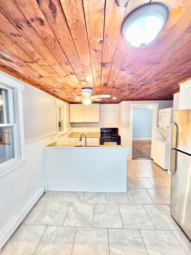 12 Foley St Unit 1F