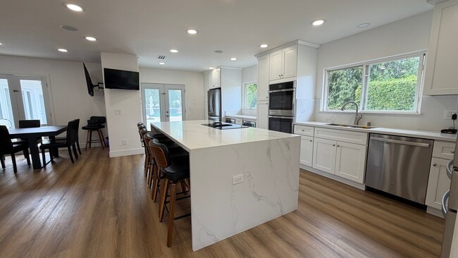 5855 Shirley Ave