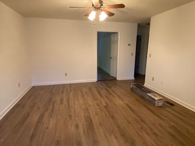 Photo - 2 Bedroom 1 Bath duplex, new flooring, new...