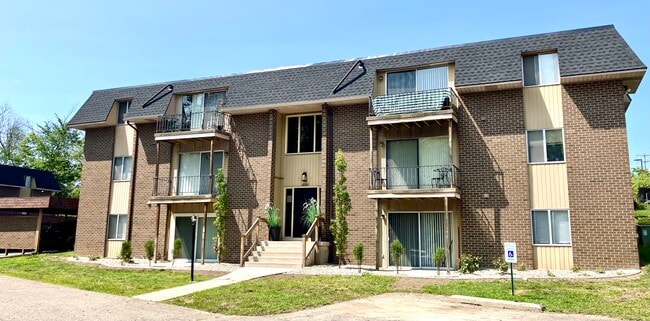 Building Photo - 3329 Breton Rd SE Unit 6