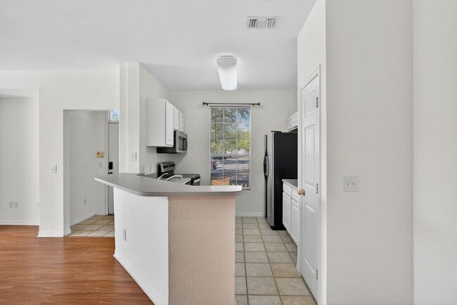 Photo - 13703 Richmond Park Dr N