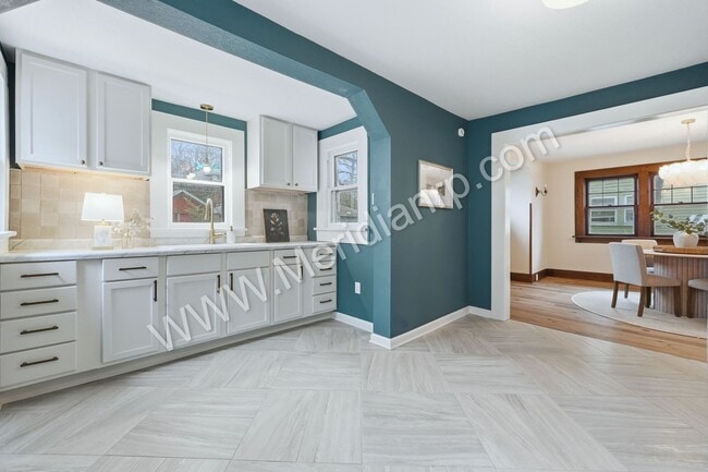 Photo - 931 Woodview Blvd