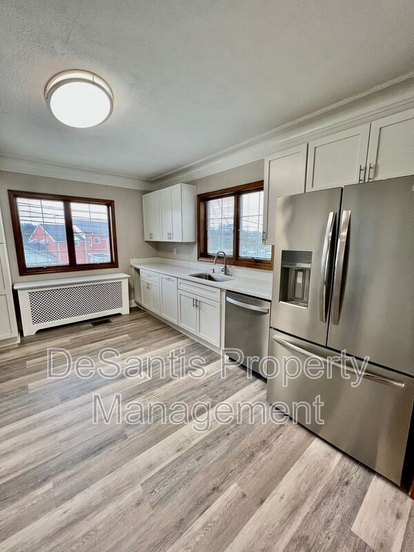 Photo - 4499 Mt Royal Blvd