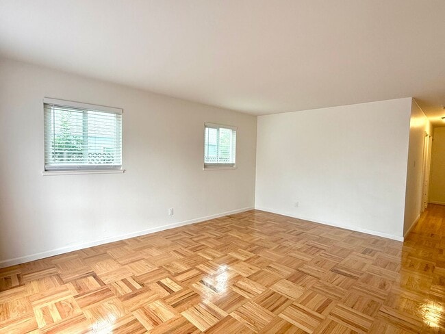 Photo - 41320 Beatrice St