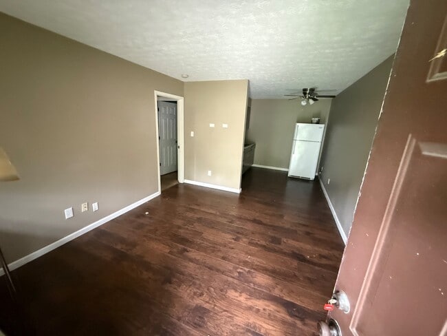 Photo - 116 W Zupan St