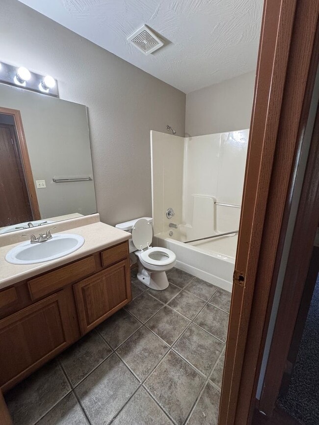 Photo - 508 N Douglas Dr