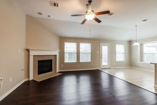 Photo - 21519 Kings Bend Dr