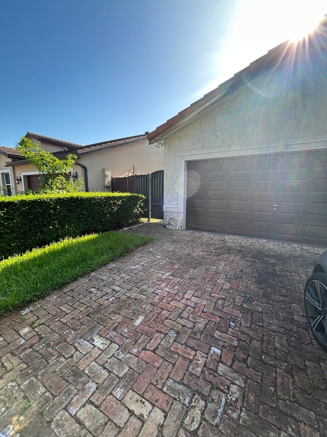 Photo - 2817 SW 143rd Pl Unit Efficiency