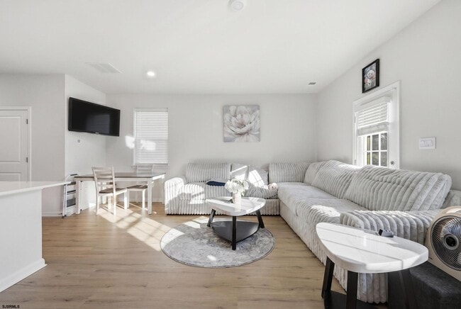 Photo - 222 Hermosa Dr Unit 222