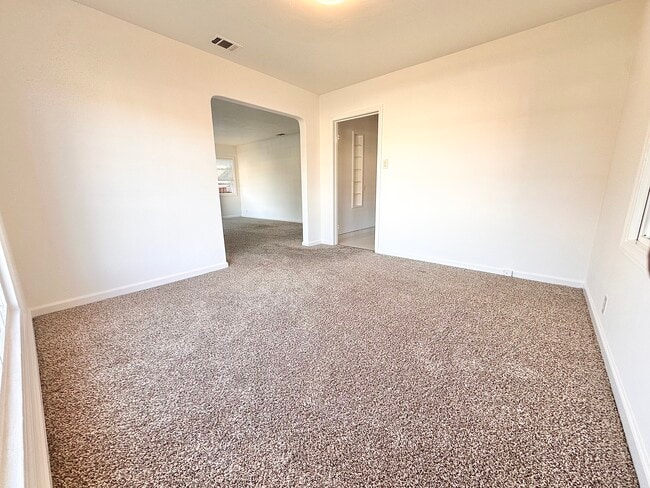 Photo - 82 E Rosemary Ln