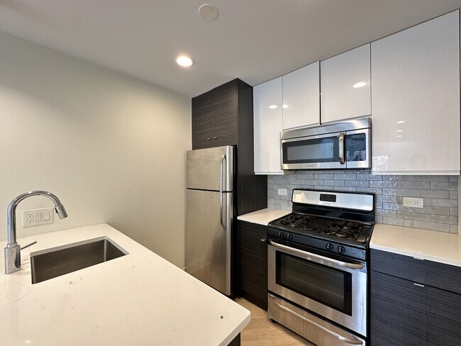 Photo - 853 W Grace St Unit 102E