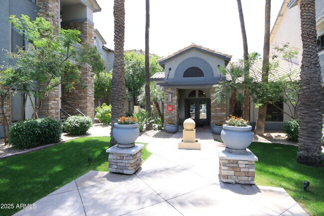 Photo - 2025 E Campbell Ave Unidad 103