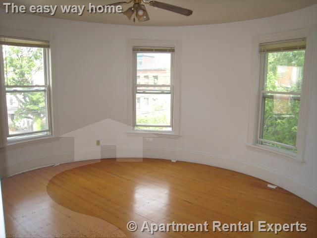 Building Photo - 246 Beacon St Unit #3L