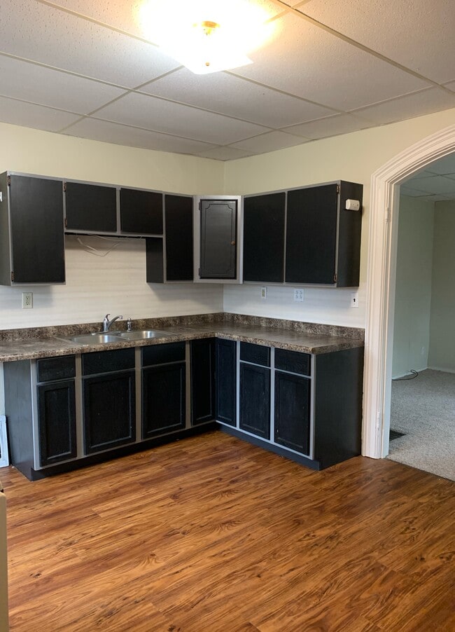 Building Photo - 617 7th Ave Unit 1