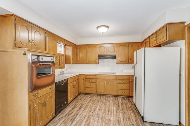 Photo - Spacious 3 bedroom 2 bath Duplex