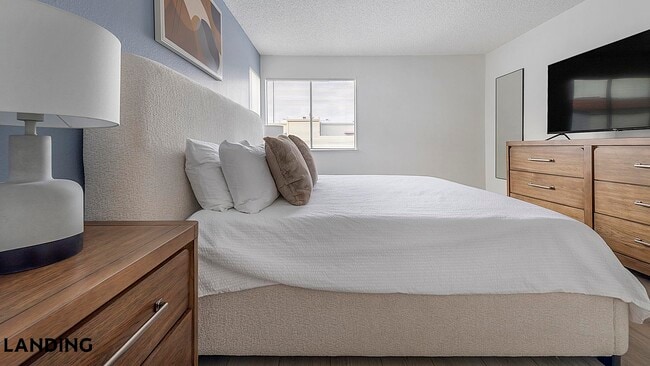 Photo - 1455 E Katie Ave Unidad S28