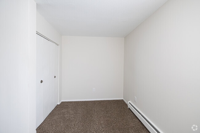 Studio- 468SF - Living Area - Montcalm Heights Apartments
