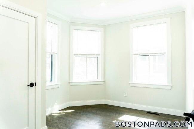 Photo - 79 Linden St Unit 1