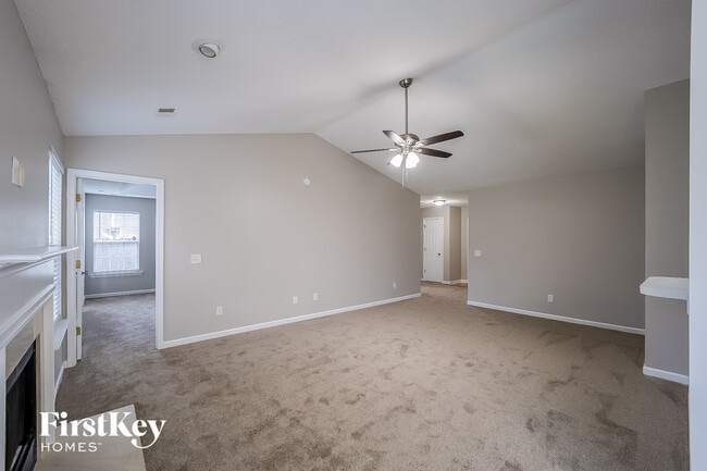 Photo - 404 Meadowview Trail