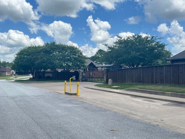 3988 Old Omen Rd