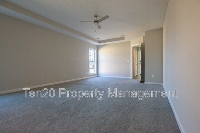 5711 Boby Dr