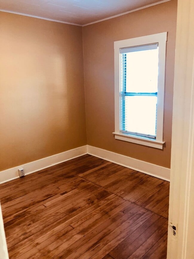 Photo - 1 Bed/1 Bath Corner Unit in Historic Building - Harriman Stret Unidad 4