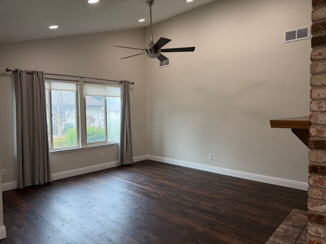 Photo - Newly Renovted 3 Bedroom 2 Bathroom 1415Sqft. Town Home in Rancho Cordova.