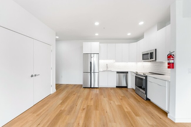 Photo - 175 W 7th St Unit 306
