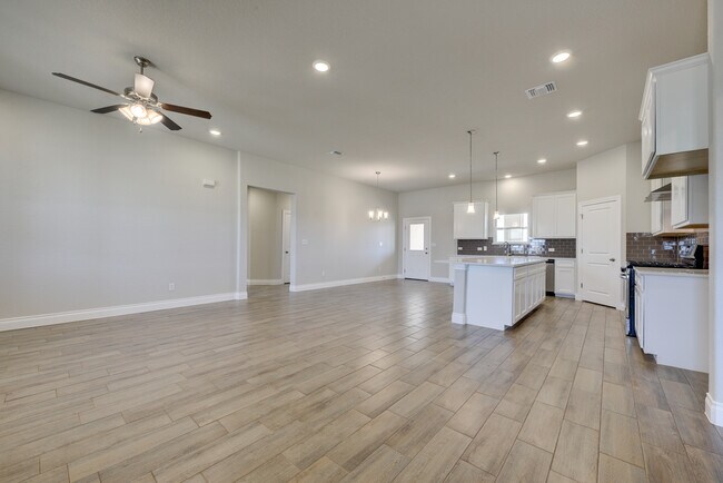 Photo - 117 Growers Ave
