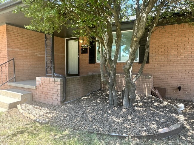 Photo - 3901 NW 56th St