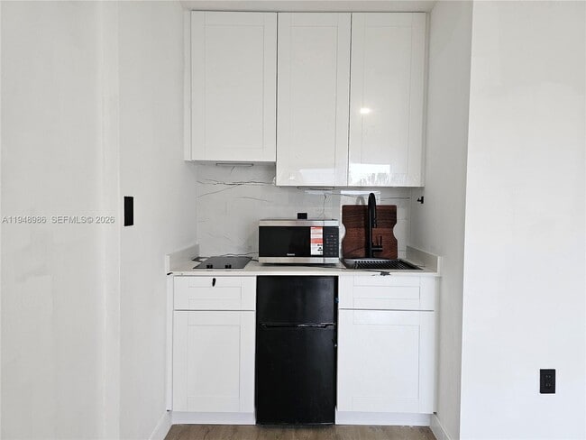 Photo - 215 NW 13th Pl