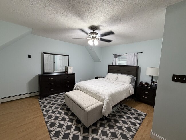 659 Pleasant St Unit 2nd Floor (unit 2 of 2)