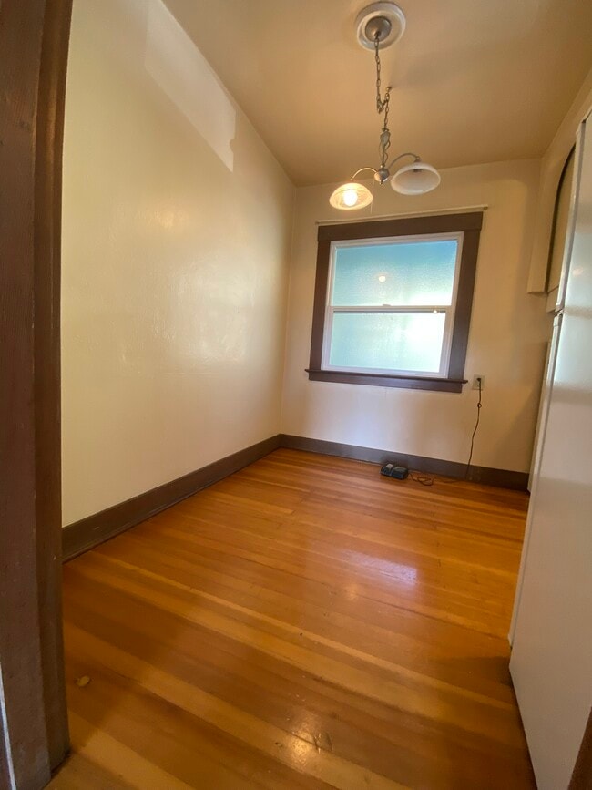 Photo - 319 N 8th St